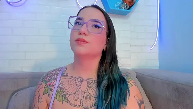 Snapshot of DEVA_BLUE_ chatting on 01.23.25 DEVA BLUE online show from 01.23.25