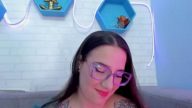 Snapshot of DEVA_BLUE_ chatting on 01.30.25 DEVA BLUE online show from 01.30.25