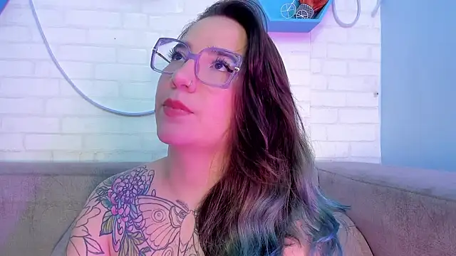 Snapshot of DEVA_BLUE_ chatting on 03.06.25 DEVA BLUE online show from 03.06.25