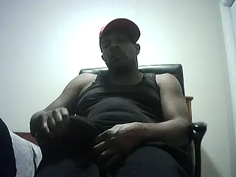 Snapshot of ThugDick79 chatting on 12.12.24 ThugDick79 online show from 12.12.24