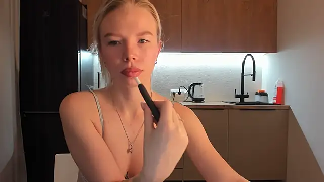 Olivia Bells online show from 01.05.25