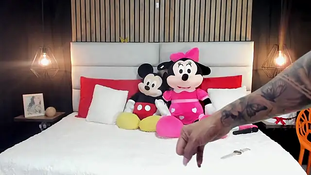 NiicolleMiller online show from 03.11.25