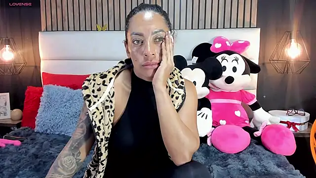 NiicolleMiller online show from 03.19.25