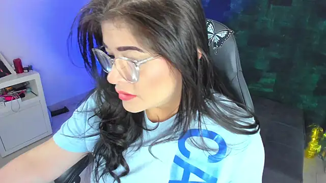 Snapshot of BellaFlaming chatting on 01.29.25 BellaFlaming online show from 01.29.25