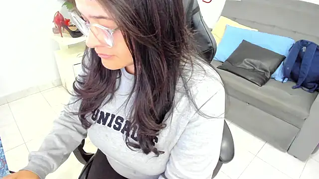 Snapshot of BellaFlaming chatting on 02.21.25 BellaFlaming online show from 02.21.25