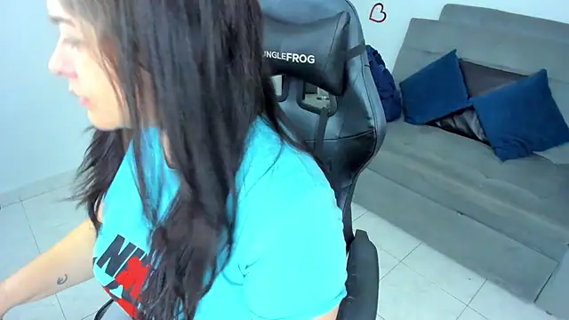 Snapshot of BellaFlaming chatting on 03.07.25 BellaFlaming online show from 03.07.25