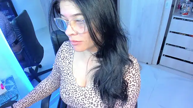 BellaFlaming online show from 06.13.26