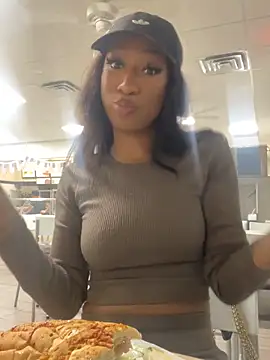 Iceblanca online show from 10.18.25