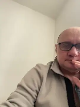 Snapshot of vanjbi45 chatting on 02.21.25 vanjbi45 online show from 02.21.25