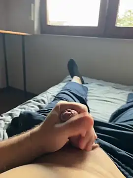 Snapshot of vanjbi45 chatting on 10.21.25 vanjbi45 online show from 10.21.25