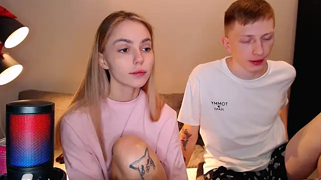 juliaanddima online show from 10.20.25