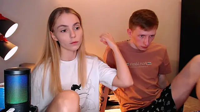 juliaanddima online show from 11.20.25