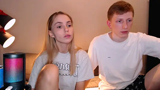 juliaanddima online show from 11.25.25