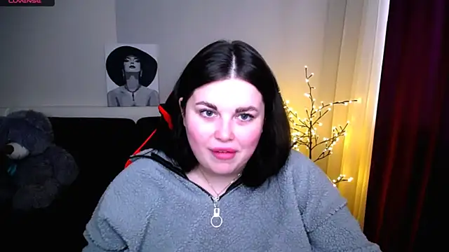 Emily Mo online show from 02.25.25
