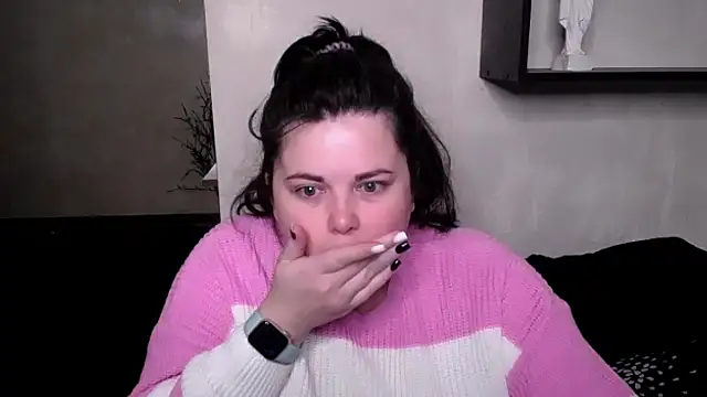 Emily Mo online show from 10.12.25