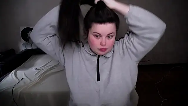 Emily Mo online show from 04.22.26