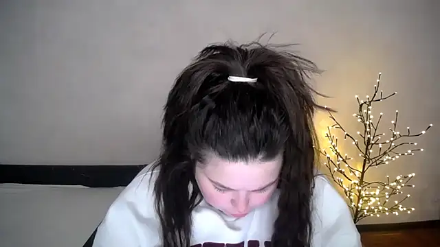 Emily Mo online show from 04.29.26