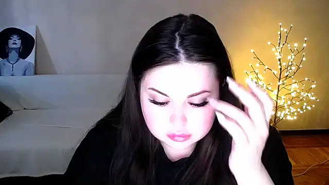 Emily Mo online show from 06.12.26