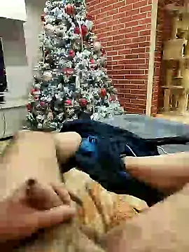 Snapshot of orsettoCum chatting on 12.14.24 orsettoCum online show from 12.14.24