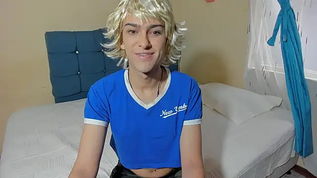 Snapshot of sweet1Girl chatting on 10.25.25 sweet1Girl online show from 10.25.25