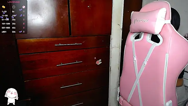 Snapshot of eva_six chatting on 12.09.24 eva six online show from 12.09.24