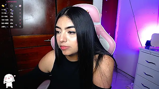 Snapshot of eva_six chatting on 12.12.24 eva six online show from 12.12.24