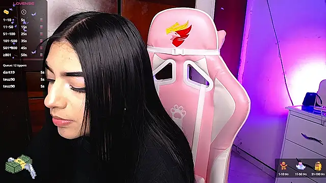 Snapshot of eva_six chatting on 12.19.24 eva six online show from 12.19.24