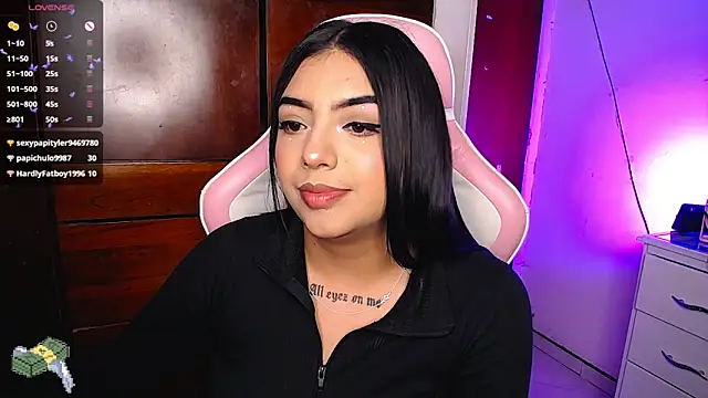 Snapshot of eva_six chatting on 01.17.25 eva six online show from 01.17.25