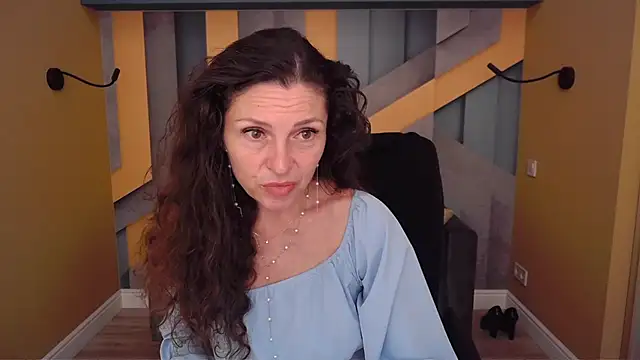 EllaLong online show from 06.05.26