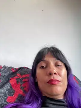 Snapshot of kitty__horny chatting on 02.11.25 kitty horny online show from 02.11.25