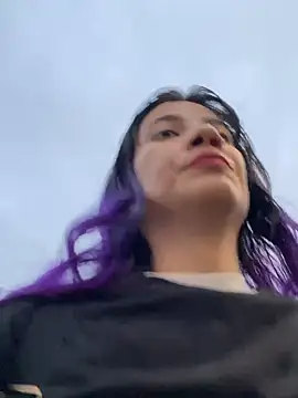 Snapshot of kitty__horny chatting on 02.25.25 kitty horny online show from 02.25.25