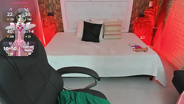 Snapshot of kitty__horny chatting on 03.19.25 kitty horny online show from 03.19.25