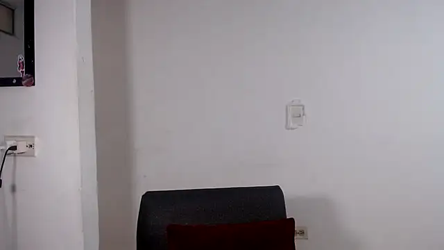 Snapshot of kitty__horny chatting on 09.18.25 kitty horny online show from 09.18.25