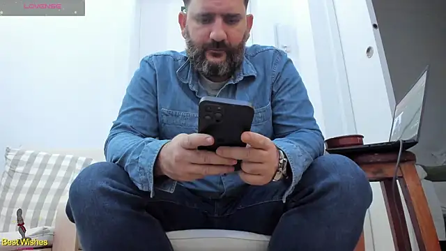Snapshot of Maxi_TheBigDaddy chatting on 01.04.25 Maxi TheBigDaddy online show from 01.04.25