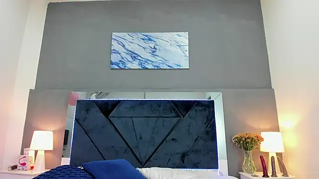 Lauralove 69 online show from 10.15.25