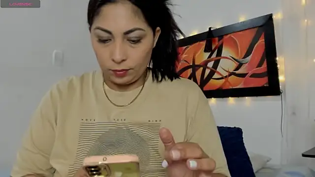 Lauralove 69 online show from 05.13.26