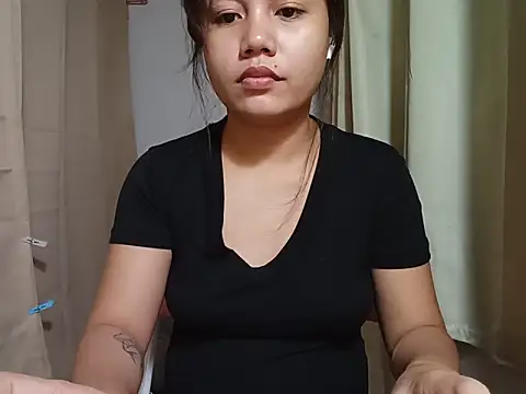 Snapshot of sweet_goldenAngel chatting on 05.16.26 sweet goldenAngel online show from 05.16.26