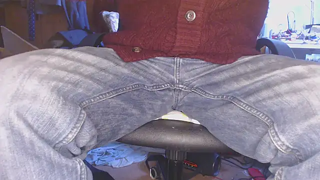 Snapshot of cullender@xh chatting on 12.02.24 cullenderxh online show from 12.02.24