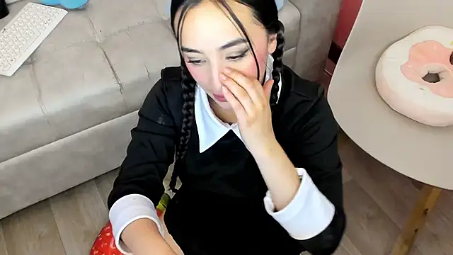 tinysara online show from 04.30.26