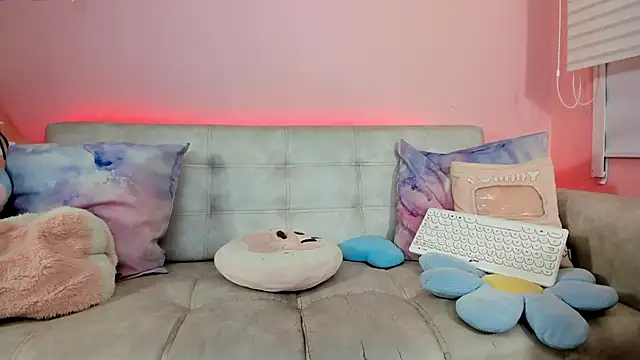 tinysara online show from 05.02.26