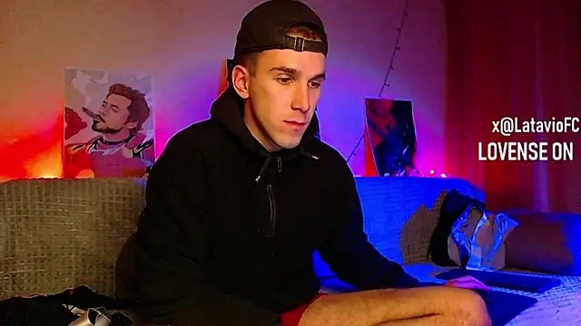 Snapshot of Midnighter_ chatting on 02.09.25 Midnighter  online show from 02.09.25