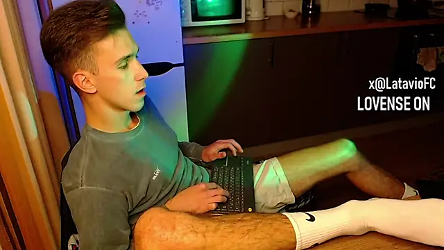 Snapshot of Midnighter_ chatting on 09.24.25 Midnighter  online show from 09.24.25