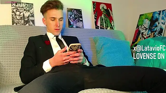 Snapshot of Midnighter_ chatting on 03.15.26 Midnighter online show from 03.15.26