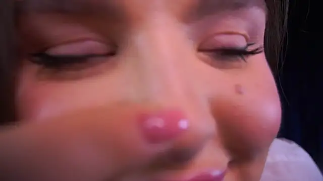 CuteAmberr online show from 03.08.25