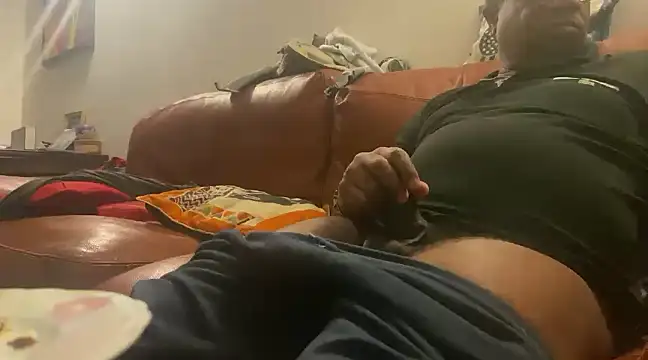 Snapshot of okaono20 chatting on 01.05.25 okaono20 online show from 01.05.25