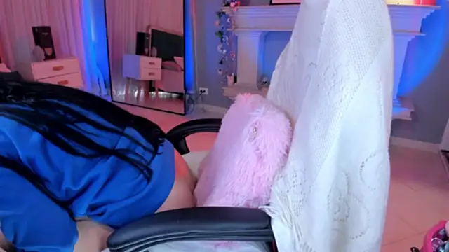 scarlet miller1 online show from 03.15.25