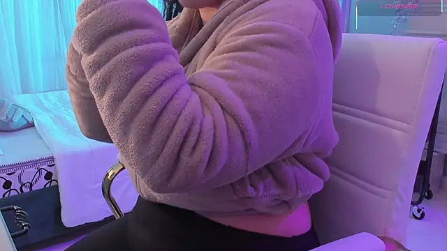 scarlet miller1 online show from 11.10.25