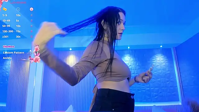 Snapshot of charlottewhitte chatting on 02.10.25 charlottewhitte online show from 02.10.25