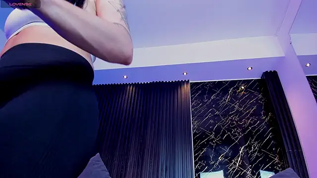 Snapshot of charlottewhitte chatting on 09.16.25 charlottewhitte online show from 09.16.25