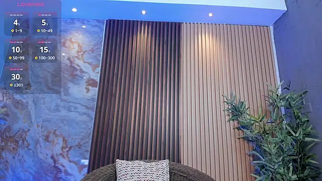 Snapshot of charlottewhitte chatting on 09.24.25 charlottewhitte online show from 09.24.25